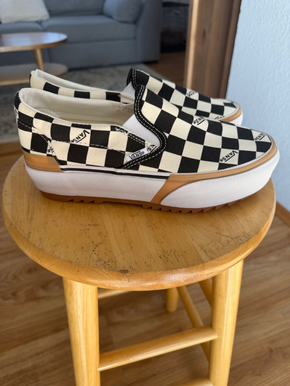 Custom platform vans - Picture 2 of 7